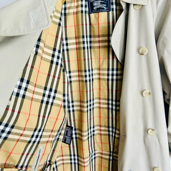 ❤️SALE AUTHENTIC Gorgeous Burberry Beige Trench Coat Fits Women's L-XL ❤️ - Picture 2 of 15